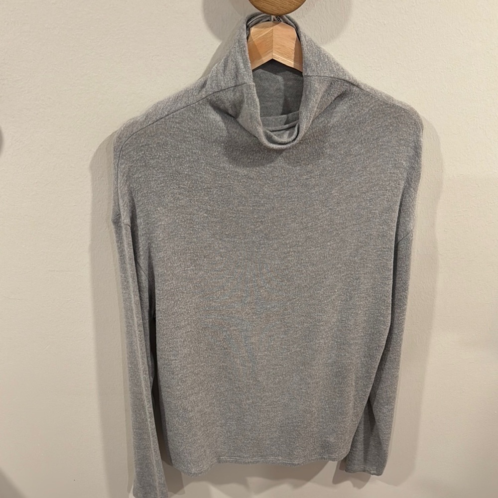 Reformation Jeans Women’s Long Sleeve Turtleneck Gray Size XS